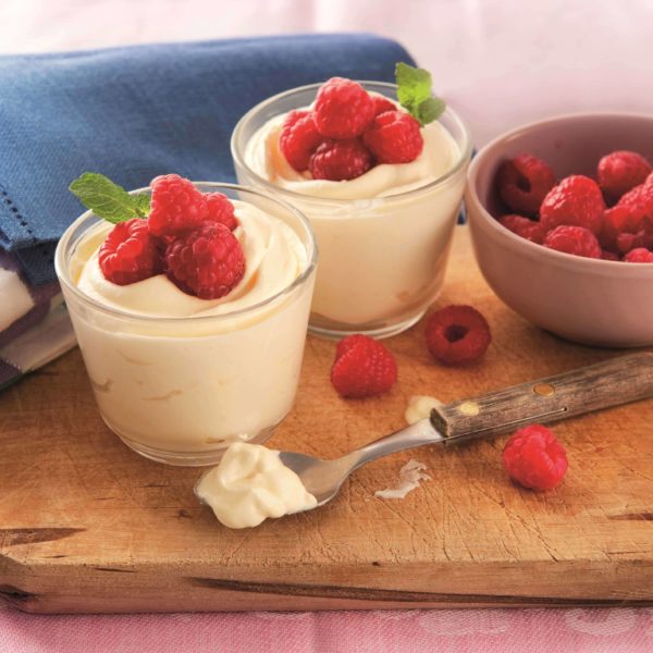 Mascarpone Creme mit Himbeeren im Glas